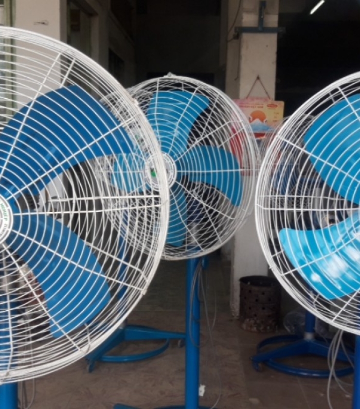 Quạt thổi đứng
